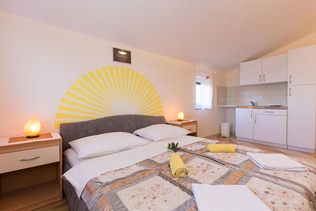 Apartments Juras Brzac Exterior foto